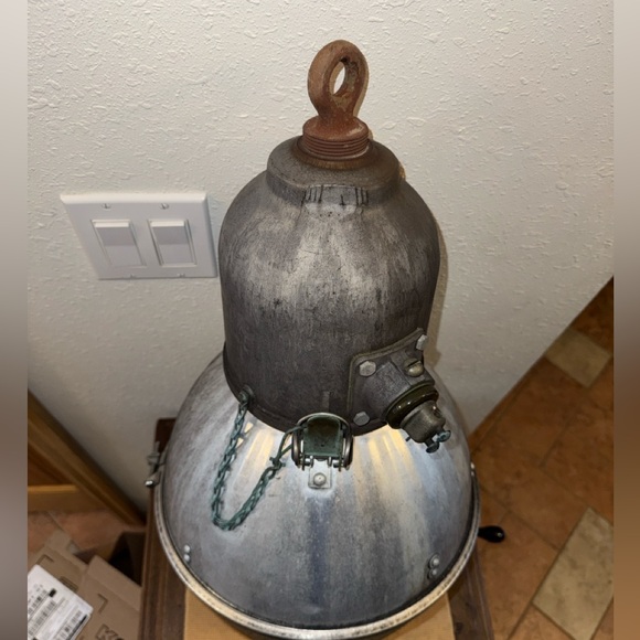 Vtg 1950’s LM Holophane GUMBALL STREET LIGHT Industrial Prismatic Acorn Fixture - Picture 4 of 14